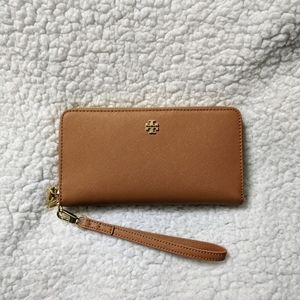 NWOT Tory Burch Emerson Wallet/Wristlet
